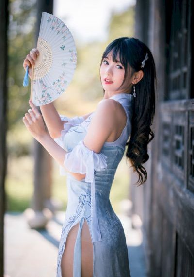 善良的女秘书的目的