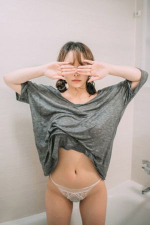 官能小说家之妻