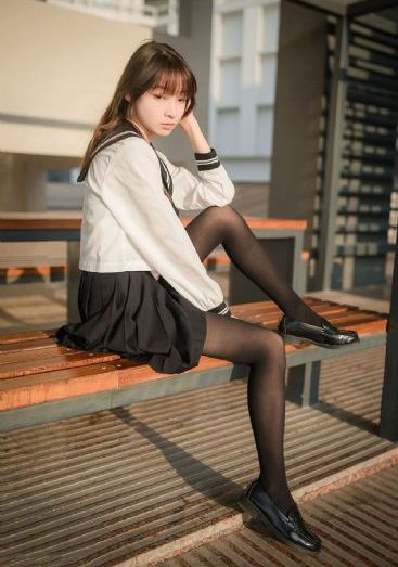 她房间里的云