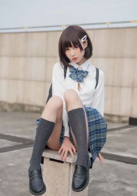 天降女子从二楼掉下来了人物樱花