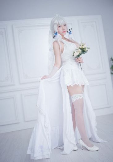 年轻的女邻居